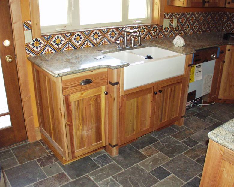 Sink Cabinet / Trestlewood II 