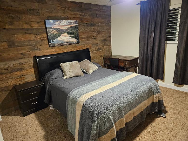 Antique Smooth Brown Lumber Accent Wall (Mira Loma)