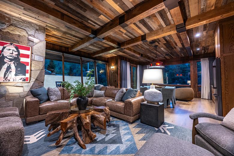 3/8"+/- WeatheredBlend Skins Ceiling and Antique Brown Barnwood Board-to-Board Paneling (Mira Loma)