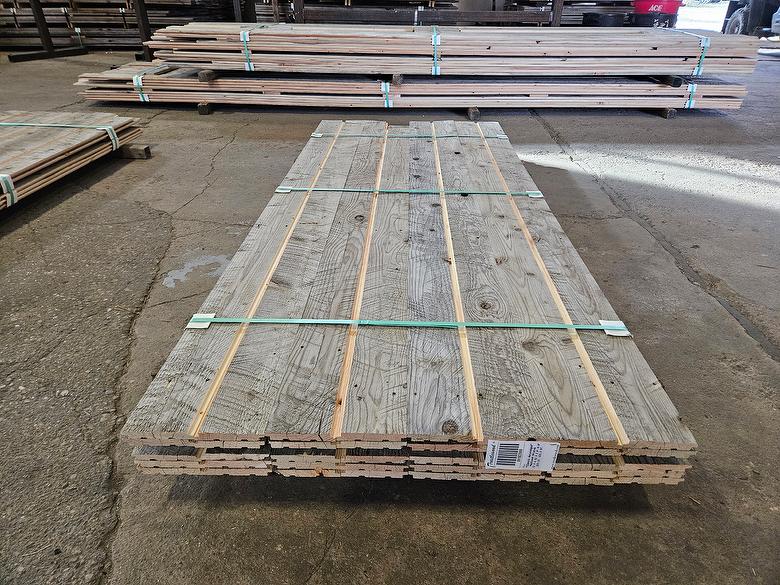 bc# 182000 - .72" x 4.625" NatureAged Gray Shiplap Lumber[Classic] - 121.30 sf - 2' to 8' - Photo #321700