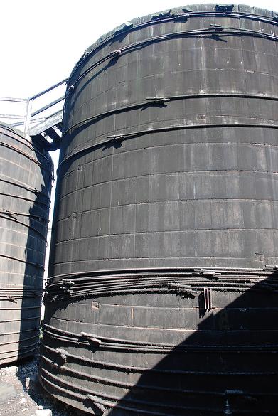 Tanks Standing (Large tanks are about 20â high and 24â diameter)