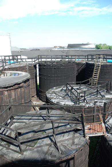 Tanks Standing (Large tanks are about 20â high and 24â diameter)