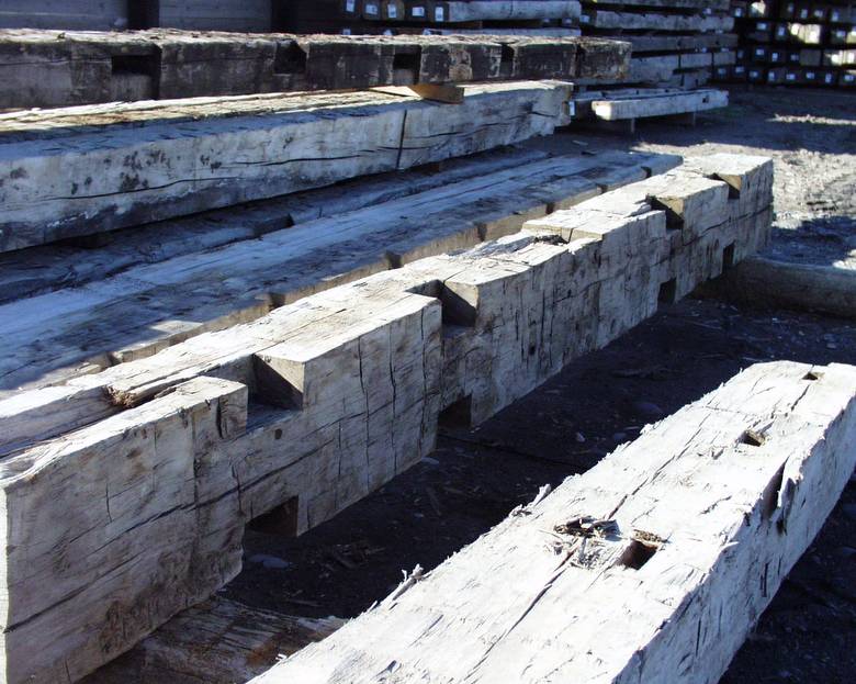 Hand Hewn Timbers / Notches