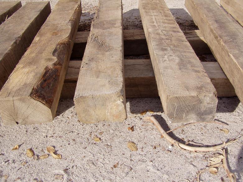 Weathered Oak Timbers:  4x6 x 4' Blocks (sorted for fuller dimension and minimal checking)