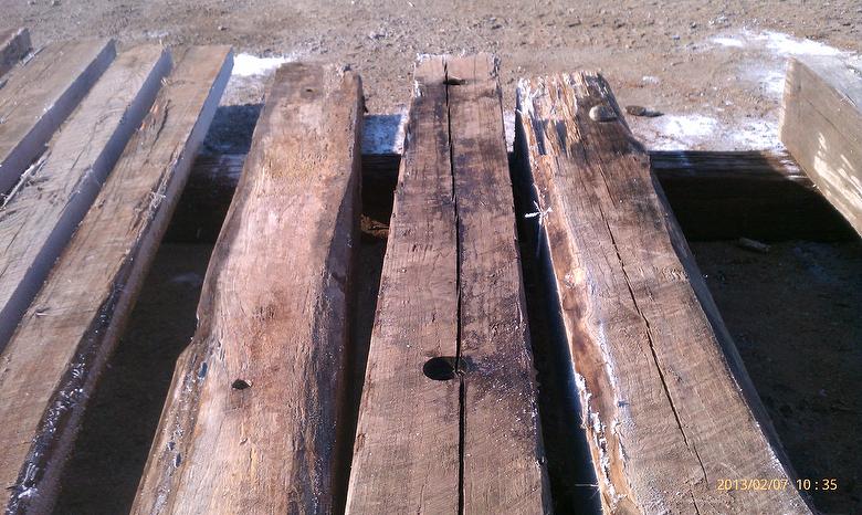 RubyHardwood Weathered Timbers (with one cut face)