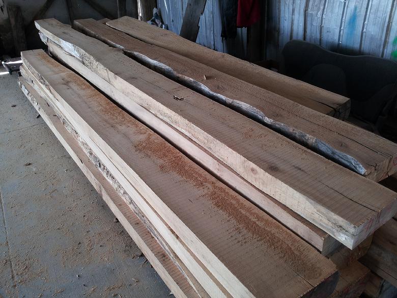 Hardwood sleeper middles for table top material