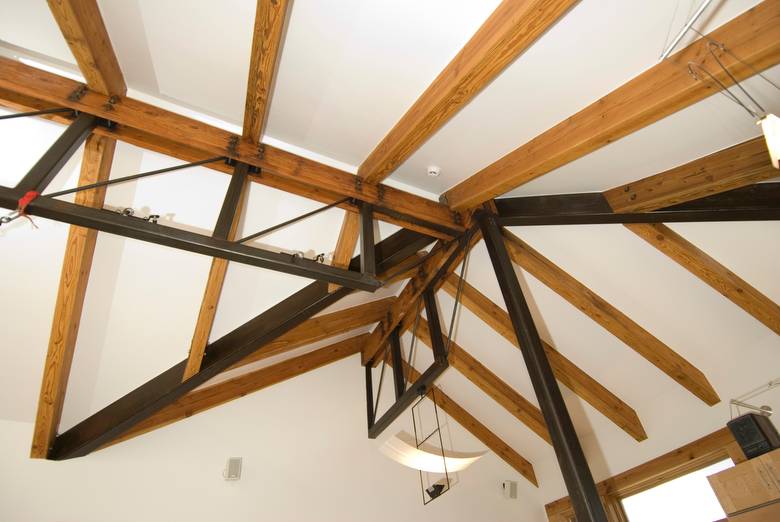 Trestlewood II Timber Frame / This is an interesting composite frame with steel and TWII