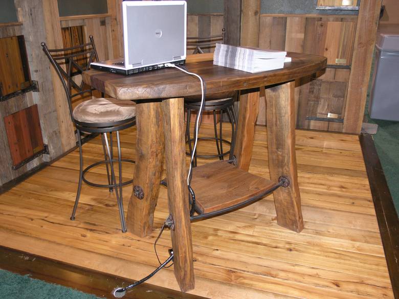 Trestlewood Trade Show Booth / Sleeper Middle Table