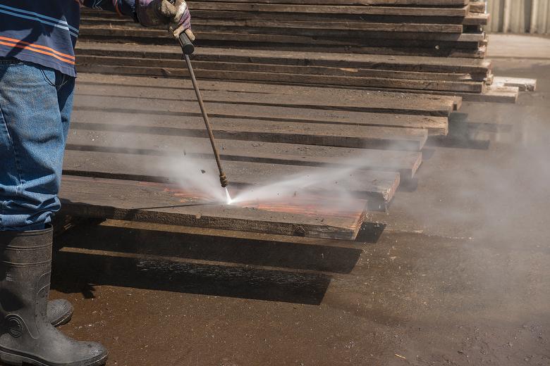 Pressure washing--tunnel material