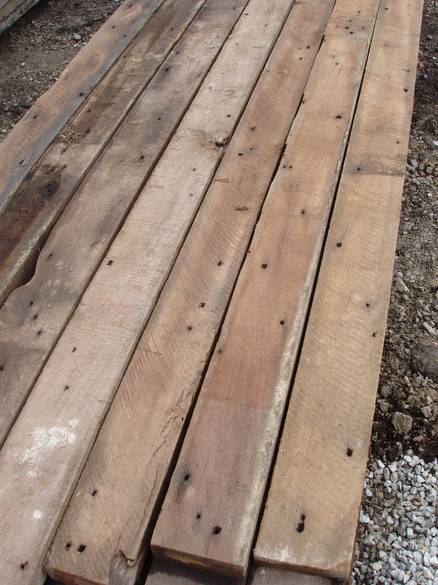 2x6 Weathered Brown / Weathered patina of the 2x6 elevator material