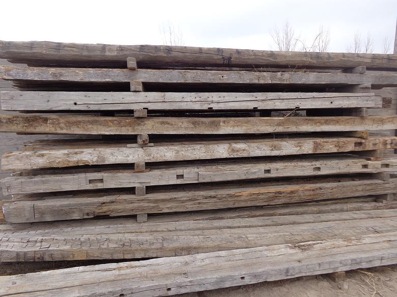 EXAMPLE TIMBERS: 6x6 (5x6, 6x6, 6x7) Hand-Hewn Timbers