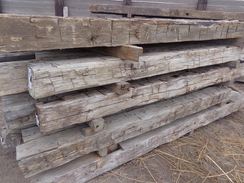 EXAMPLE TIMBERS: 7x7 (6x7, 7x7, 7x8) Hand-Hewn Timbers