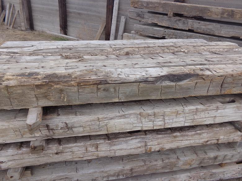 EXAMPLE TIMBERS: 7x7 (6x7, 7x7, 7x8) Hand-Hewn Timbers