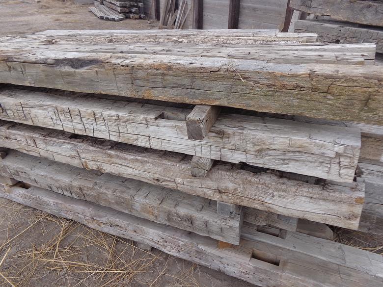 EXAMPLE TIMBERS: 7x7 (6x7, 7x7, 7x8) Hand-Hewn Timbers