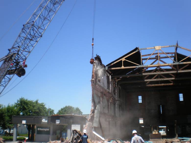 Opera House Exterior Deconstruction / The wrecking ball taking down the exterior walls