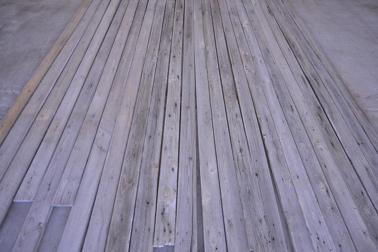 Spiegel Southern Yellow Pine Weathered Barnwood - with Chamfered Edge