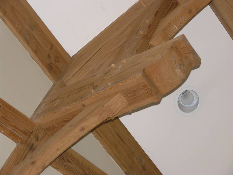 Hammerbeam close-up / TWII timbers, shows great stability
