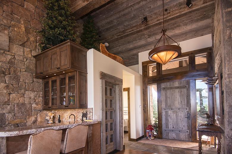 Interior: Antique Gray Barnwood