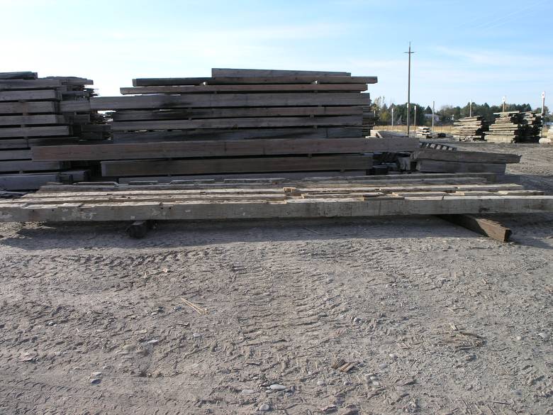 Hand-Hewn Timbers (32-34' long) / Hand-Hewn Timbers (big and long)