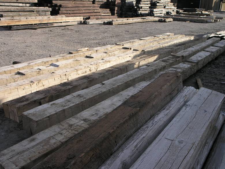 Hand-Hewn Timbers (32-34' long) / Hand-Hewn Timbers (big and long)