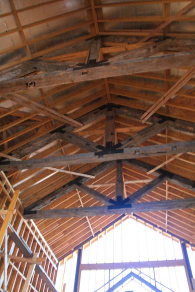 Hand-Hewn Timbers/Trusses / Hand-Hewn Timbers/Trusses