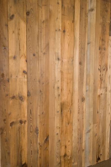 Blackfoot Siding Wall--Smooth Barnwood with w-b texture