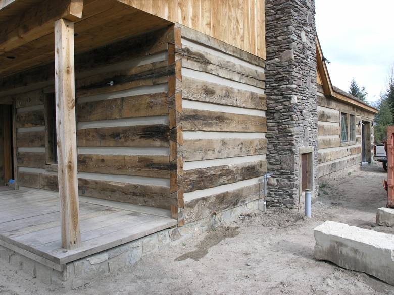 Weathered timber siding with chinking / dovetailed corners