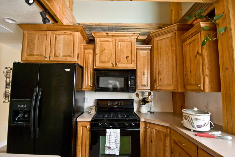 Rustic Cherry Kitchen Cabinets